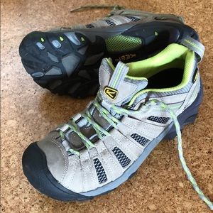 Keen voyageur neutral gray/lime green